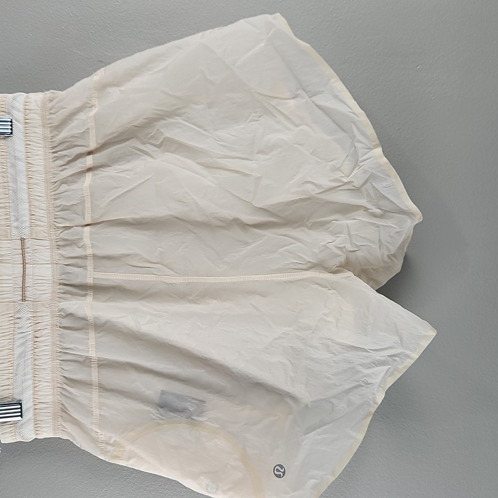 Lululemon Step Out Short Water Repellent 3” Sheer White Opal Size 6